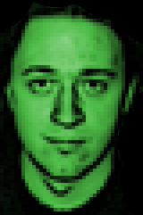 kein wirkliches Portrait sondern nur ein kleiner Ausschnitt von Augen und Nase der so grieselig wie ein altes stark verrauschtes schwarz/weiss Fernsehbild wirkt.